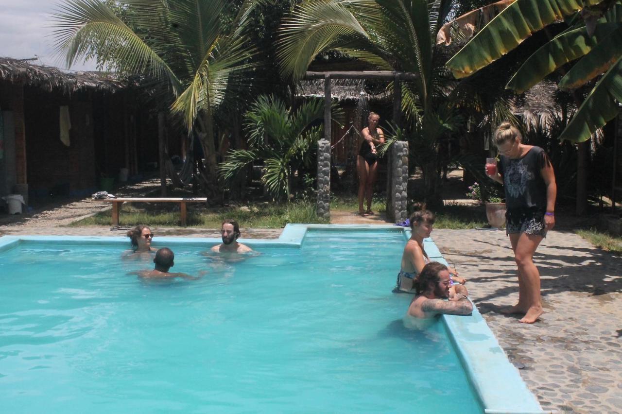 Psygon Surf Camp Hostel Máncora Buitenkant foto
